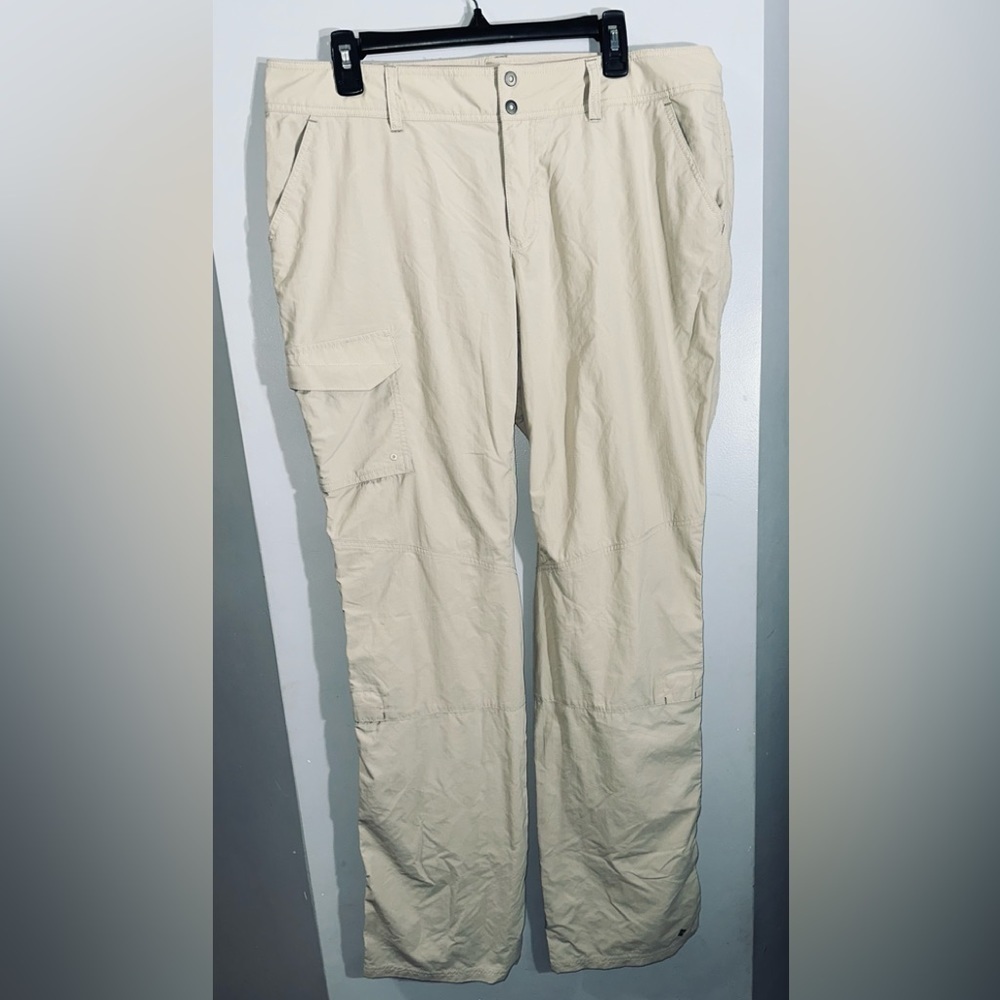 Women’s Columbia cargo ripstop‎ pants size 14